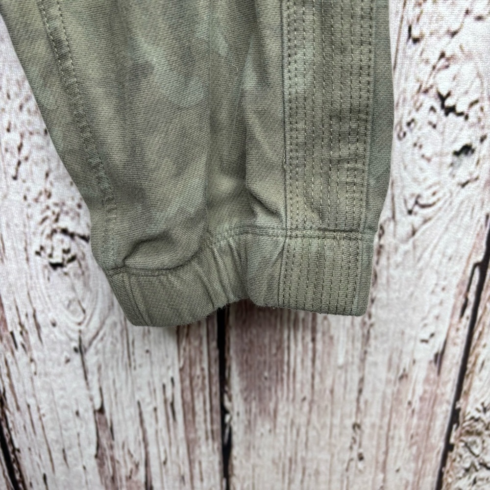 Athleta Printed Farallon Jogger Size 12 Olive Army Green Camo Print Pull On Pant - Picture 4 of 16